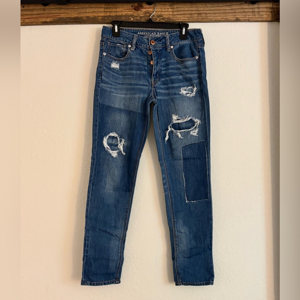 American Eagle Outfitters Tomgirl Size 2 Button-Fly Distressed Jeans